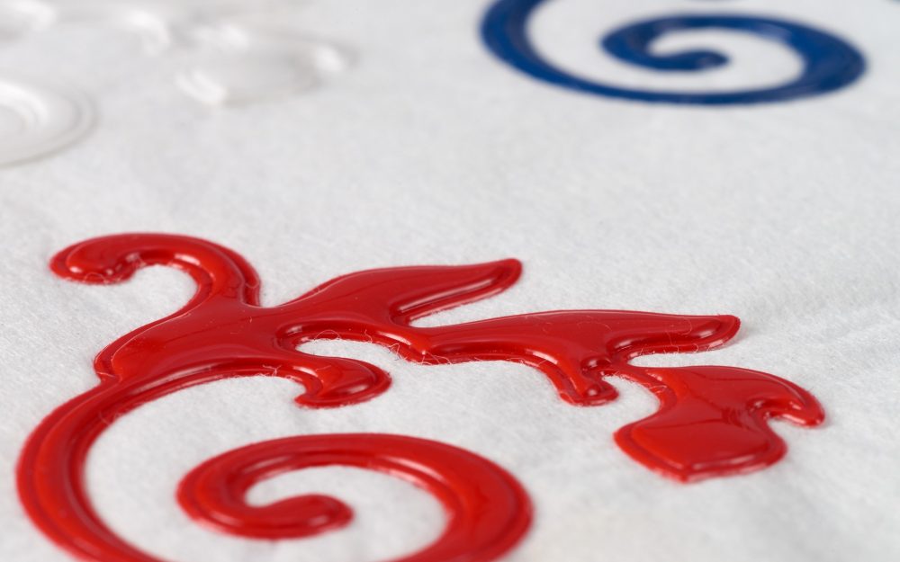 Stampa ad alta frequenza colorata su tessuto