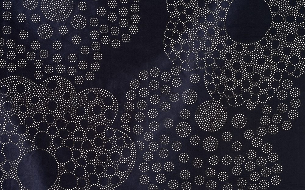 Fori su tessuto realizzati a laser